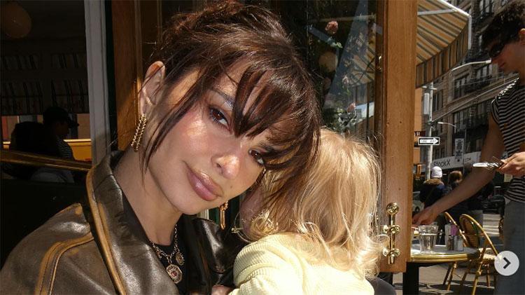 Emrata yatakta pozunu paylaştı: Irina Shayk kayıtsız kalamadı
