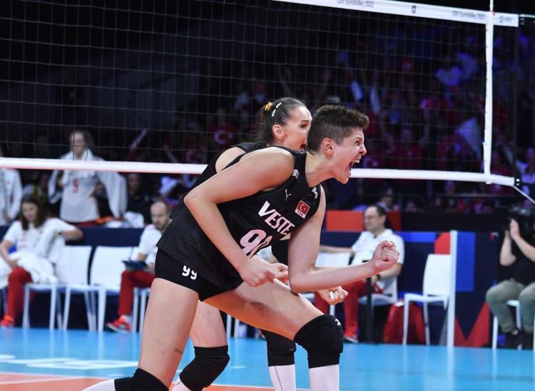TÜRK VOLEYBOL KAMUOYUYLA TANIŞMASI
