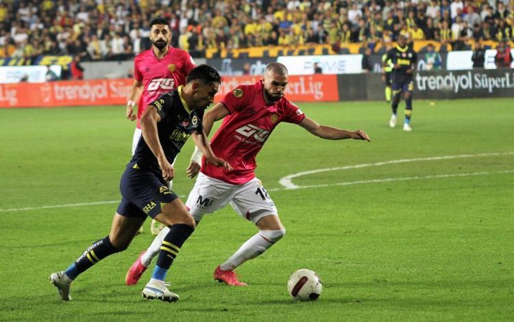 Yerin dibini boylarsın Szymanski bile düştü, İrfan Can Kahveci ve Tadic çöpe attı