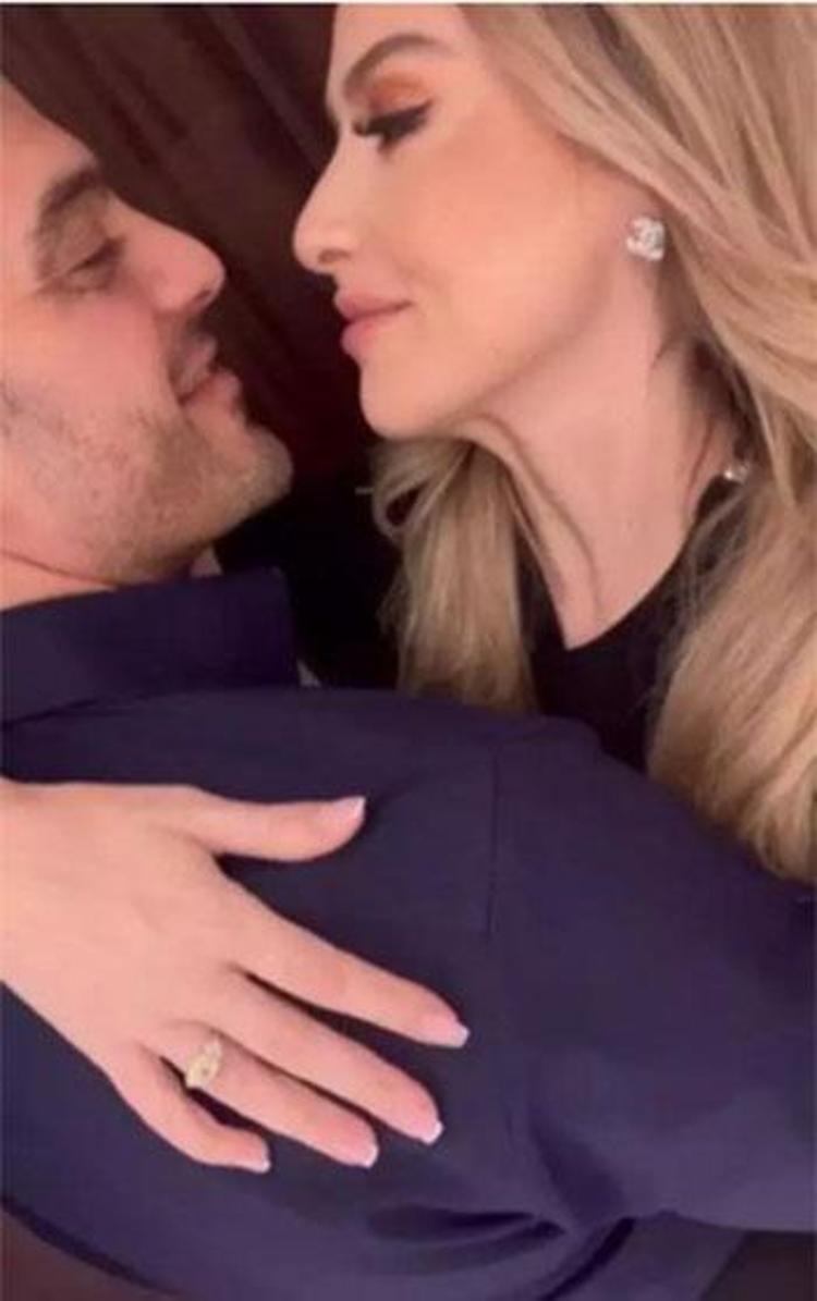 Hadise yakın arkadaşı Seda Bakanın kızının doğum gününü bu sözlerle kutladı