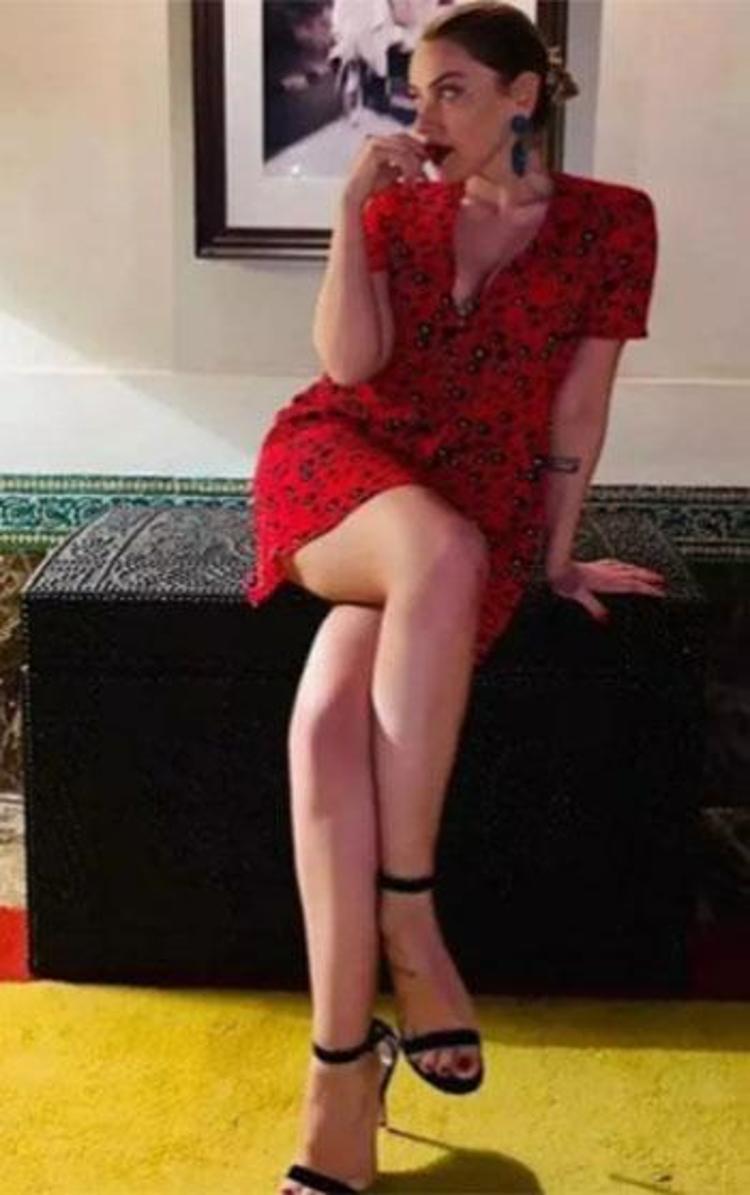 Hadise yakın arkadaşı Seda Bakanın kızının doğum gününü bu sözlerle kutladı