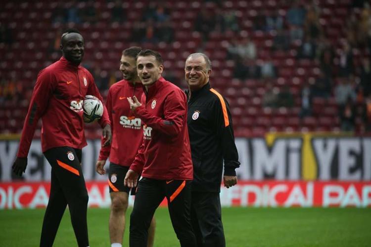 Galatasarayda flaş karar Takımın yıldızları Nelsson ve Boey için hamleler peş peşe geldi