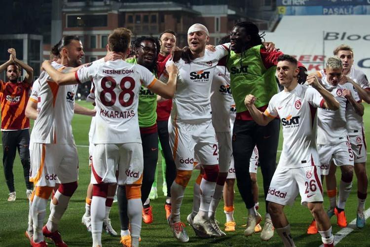 Galatasarayda flaş karar Takımın yıldızları Nelsson ve Boey için hamleler peş peşe geldi