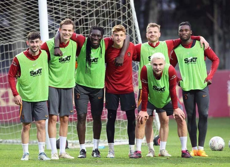 Galatasarayda flaş karar Takımın yıldızları Nelsson ve Boey için hamleler peş peşe geldi
