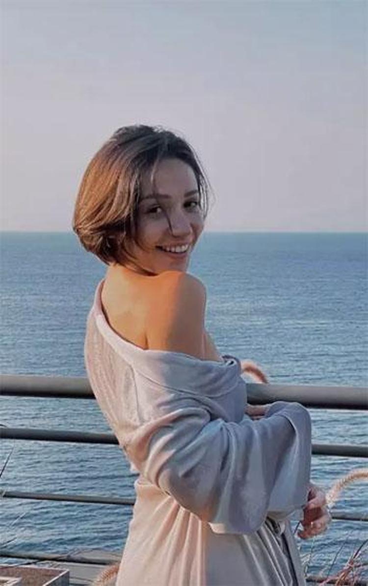 Zeynep Bastık önce İstanbulu terk edip İzmire yerleşti Şimdi de ticarete atılıyor