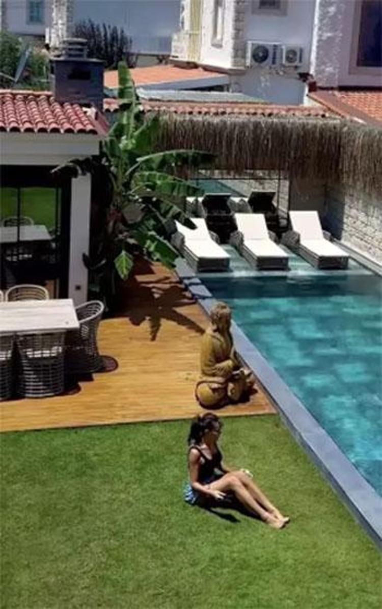 Selin Ciğerci Amerikada göl manzaralı lüks bir ev aldı