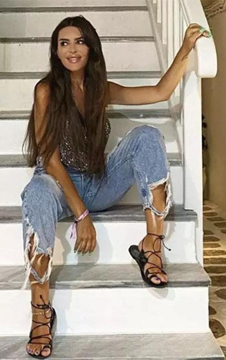 Selin Ciğerci Amerikada göl manzaralı lüks bir ev aldı