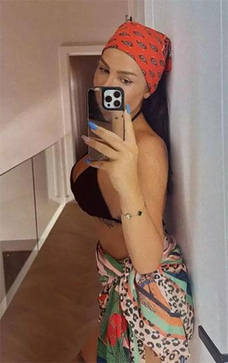 Selin Ciğerci Amerikada göl manzaralı lüks bir ev aldı