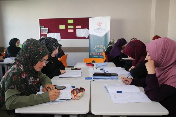 Türkiye Diyanet Vakfı burs başvuru tarihi ne zaman bitiyor TDV burs başvurusu nasıl yapılır