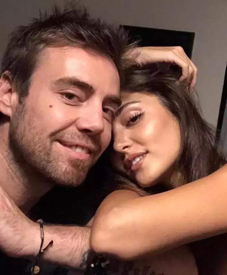 Murat dalkılıçtan gizemli sevgilisi ile aşk pozu