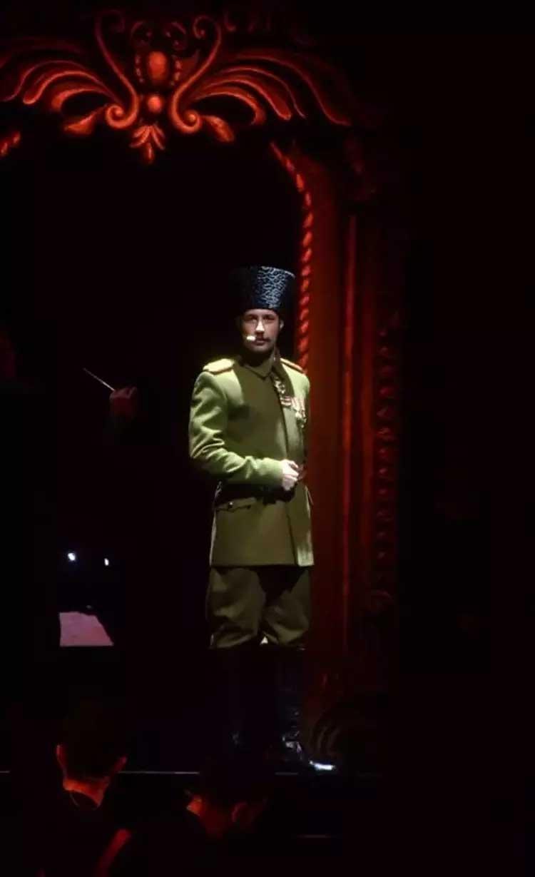 “100”e yoğun ilgi Atatürk ve Fatih aynı sahnede
