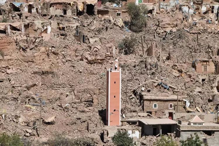 Fasta deprem felaketi Sarsıntıda köyün yarısı öldü diğer yarısı ise kayıp...
