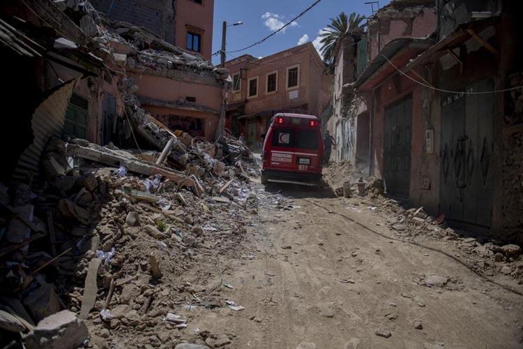 Fasta deprem felaketi Sarsıntıda köyün yarısı öldü diğer yarısı ise kayıp...