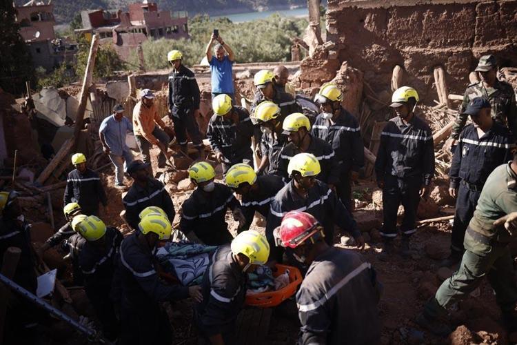 Fasta deprem felaketi Sarsıntıda köyün yarısı öldü diğer yarısı ise kayıp...