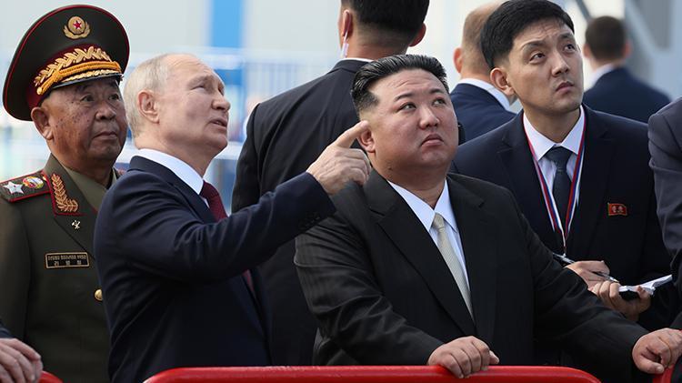 Putin ile Kim Jong Un dünyaya ilan etti: Anlaşma sağlandı