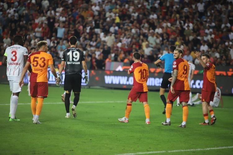 Galatasaraydan Muslera kararı Takımdan ayrılıyor mu İtiraf etti: Herkesi üzer
