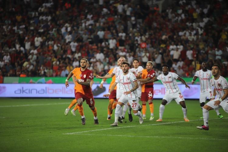 Galatasaraydan Muslera kararı Takımdan ayrılıyor mu İtiraf etti: Herkesi üzer