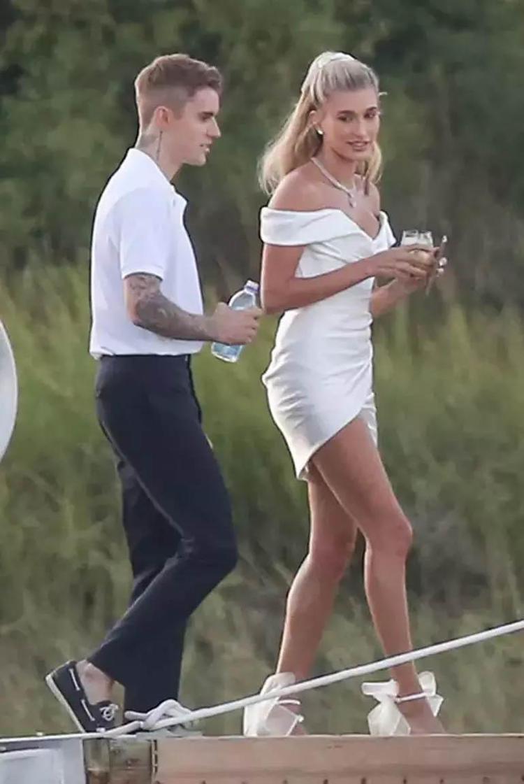 Justin Bieber evlilik yıl dönümünü romantik sözlerle kutladı “En değerli olana, sevgilime”