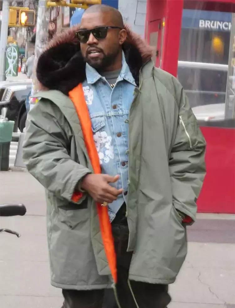 Kanye West ve eşi Bianca Censori Türk dönerci kuyruğunda