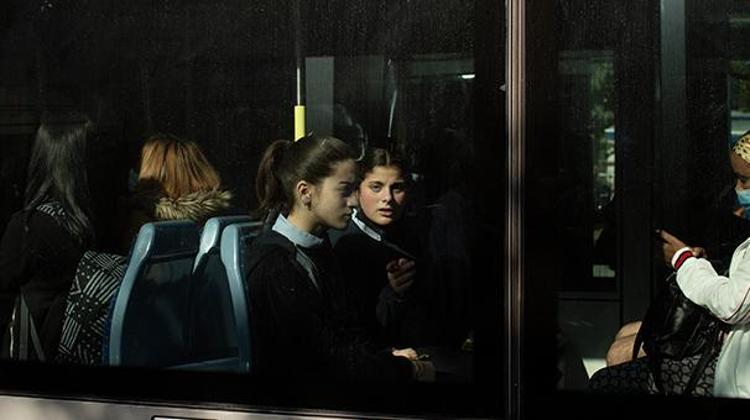 Eris varyantıyla ilgili yeni açıklama Maske takacak mıyız Kısıtlama yasaklar geri gelecek mi
