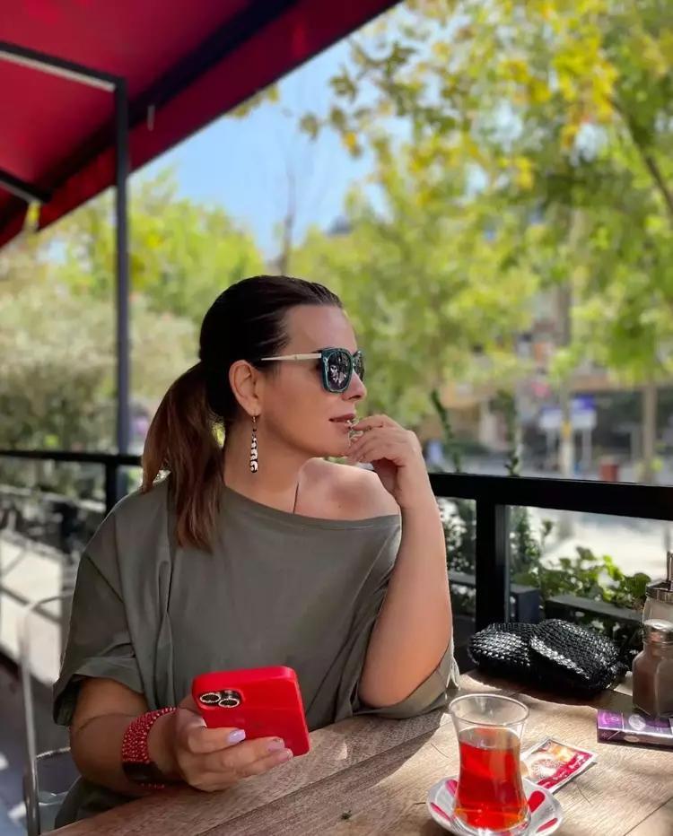 Seren Fosforoğlu boşanma açıklaması ile şaşırttı: Kendimden vazgeçmemek için...