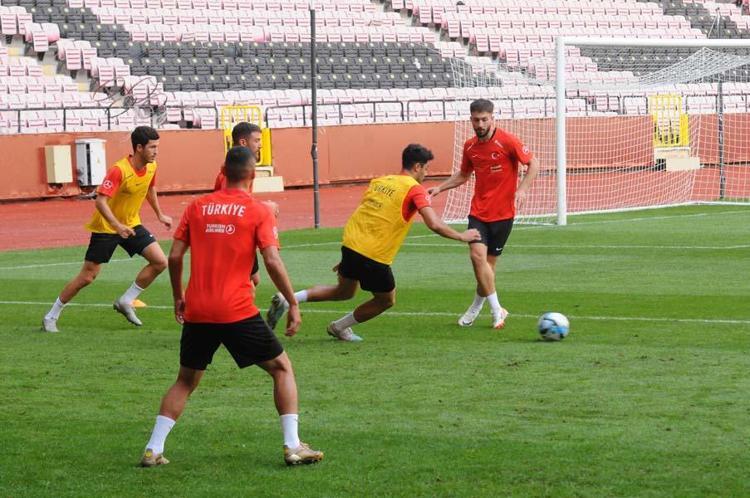 Milli Takımda Kuntz dönemi sona erdi İşte yeni teknik direktör