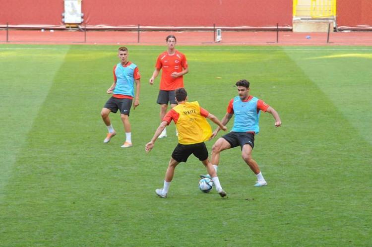ATEŞ PÜSKÜRDÜ