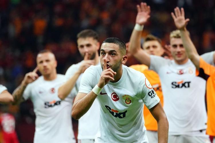 Yeni transferi yerin dibine soktu Zaha ortalarda yok, Kerem Aktürkoğlu başka boyuta geçti