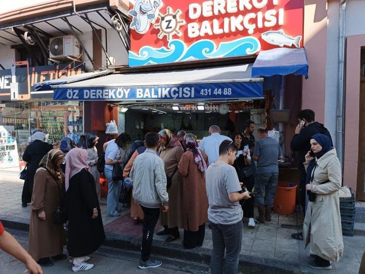 Ucuzlayan balık kapış kapış satıldı