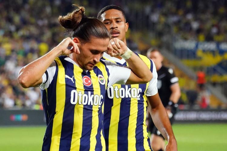 TRİBÜNDEN BÜYÜK DESTEK