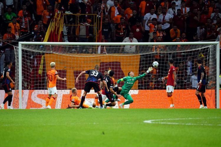 Okan Burukun başı dertte Olacak şey değil, Zaha, Ziyech, Ndombele işe yaramadı