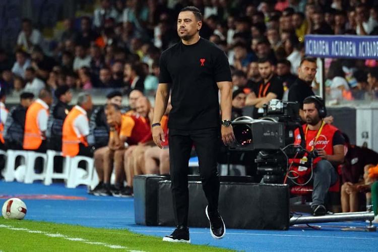 Başakşehir galibiyetinin ardından Galatasarayın yıldızını uyardı Bir daha formayı zor görür