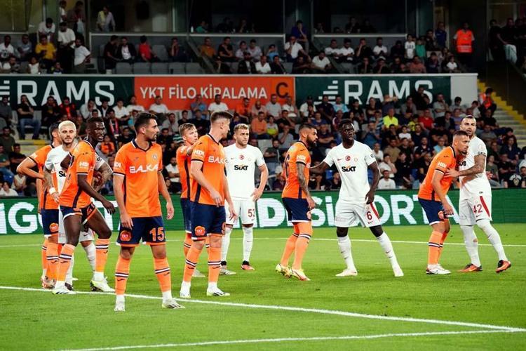 Başakşehir galibiyetinin ardından Galatasarayın yıldızını uyardı Bir daha formayı zor görür