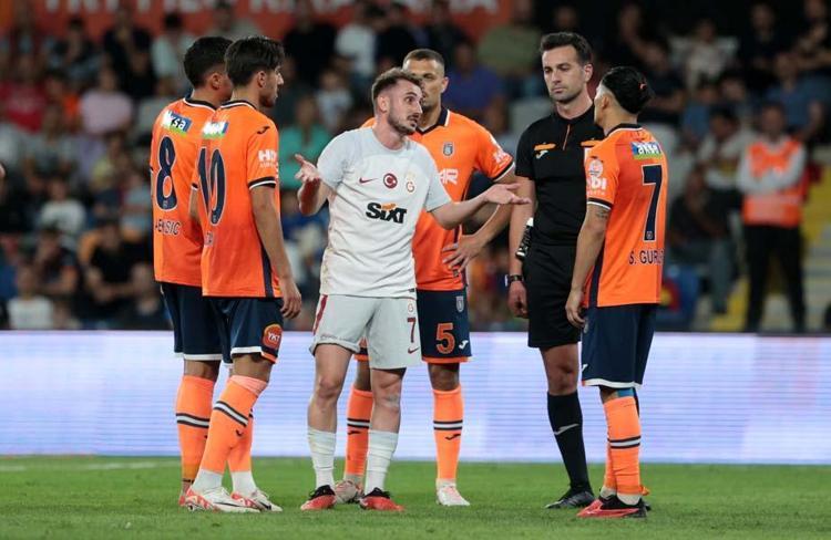 Başakşehir galibiyetinin ardından Galatasarayın yıldızını uyardı Bir daha formayı zor görür
