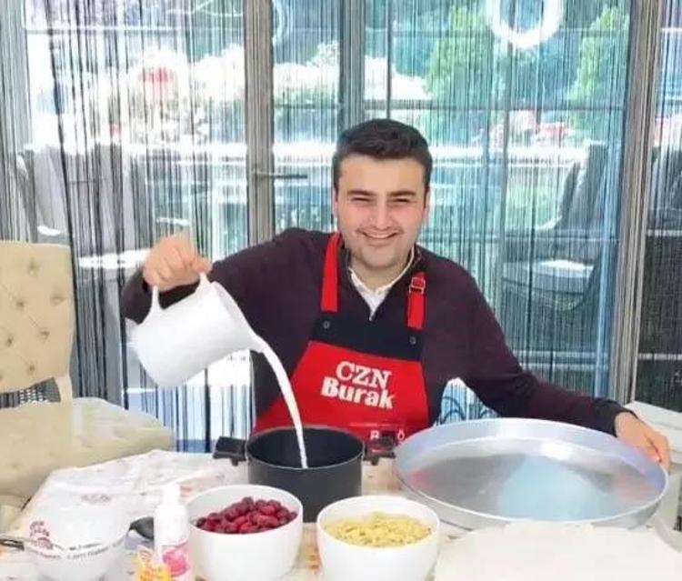 CZN Buraka Özbek hayranı araba hediye etti Yeni işi için araçlarını satmıştı
