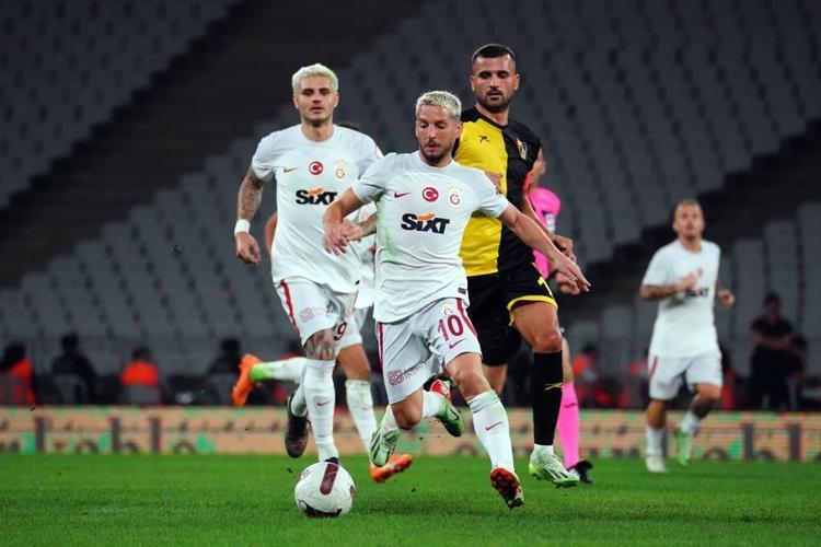 Yeni transferi yerin dibine soktu: Böyle olmaz, sahada sadece yürüdü