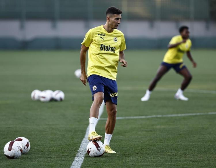 Ali Koç peşinden koştu Fenerbahçeyi istemedi, yıldız isimle ilgili bomba patladı