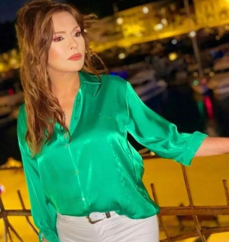 Aydan Şener Üç Kız Kardeş’te Oğlu ile birlikte yeni bir hayat kurmak için Ayvalık’a taşınır