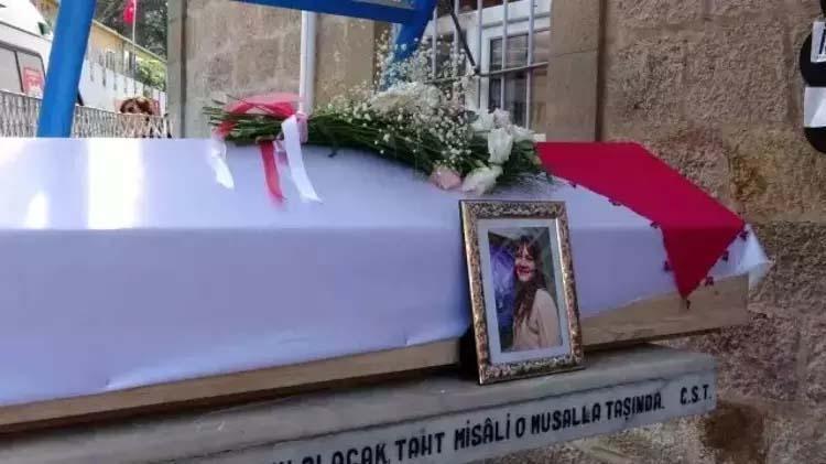 Seda Fettahoğlu son yolculuğuna uğurlandı