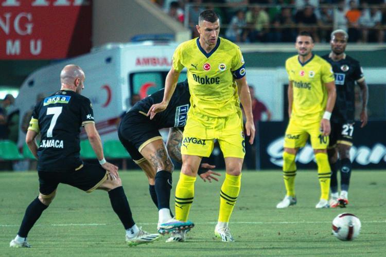 Fenerbahçeyi yıkan ayrılık Ali Koç sevgilisine Sen kimsin demişti, tarihi rekorla satılıyor