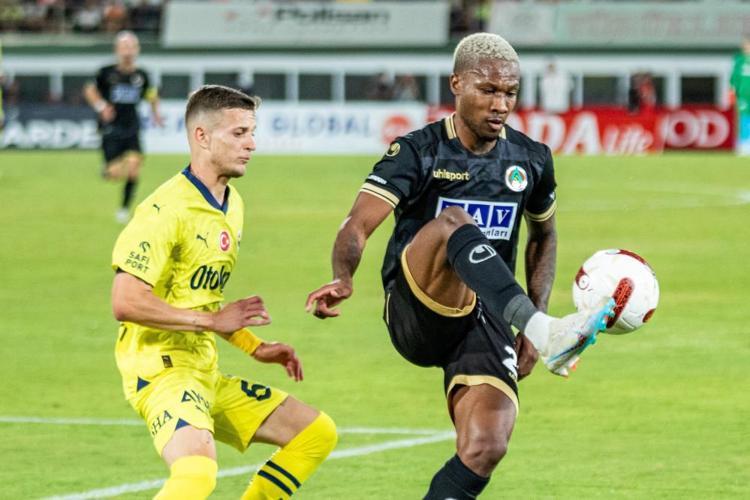 Fenerbahçeyi yıkan ayrılık Ali Koç sevgilisine Sen kimsin demişti, tarihi rekorla satılıyor
