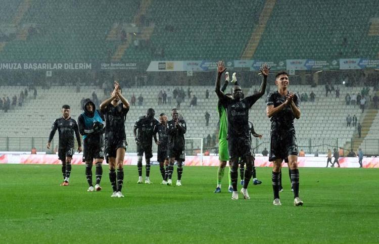Konyaspor - Beşiktaş maçında inanılmaz hata Saniyeler içerisinde kırmızı kart gördü