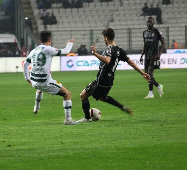 Konyaspor - Beşiktaş maçında inanılmaz hata Saniyeler içerisinde kırmızı kart gördü
