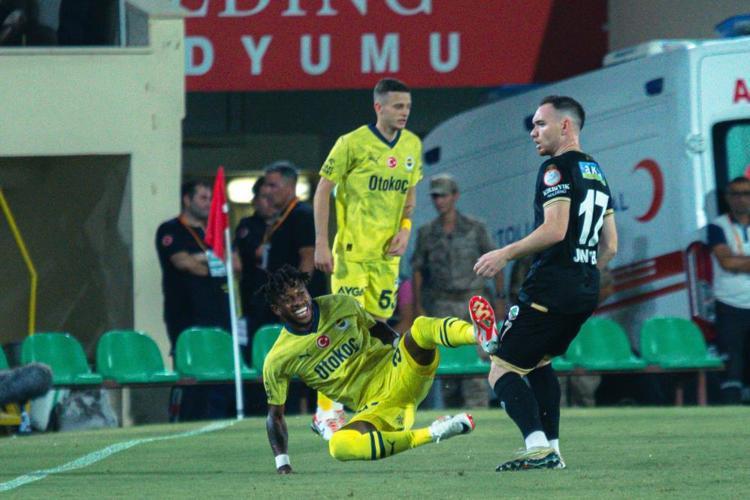 İsmail Kartal dayanamadı Artık canımı sıkıyor dedi ve topu Ali Koça attı