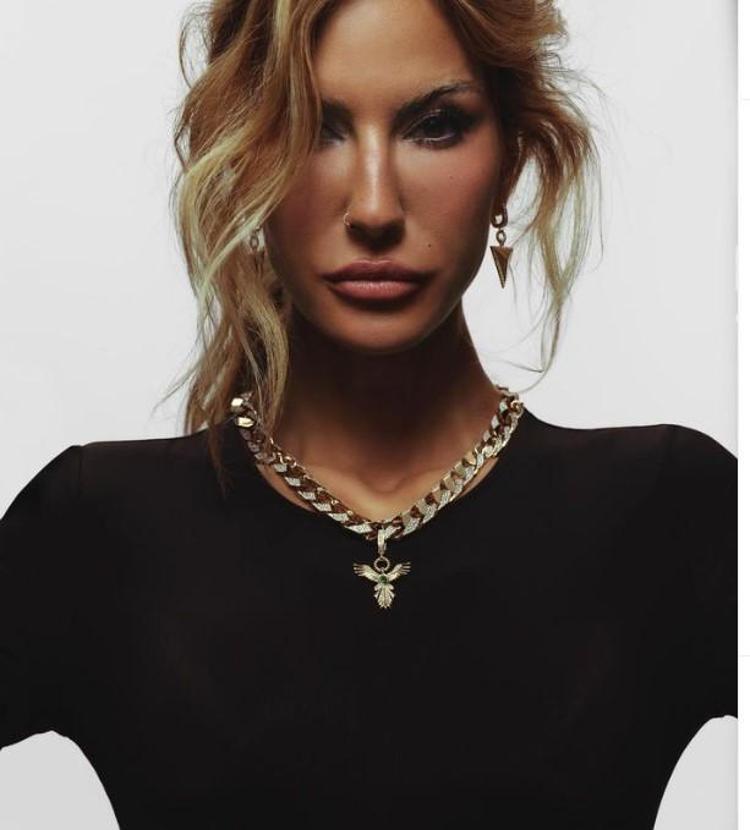 Çağla Şıkelden Victorias Secret açıklaması Teklif geldi mi