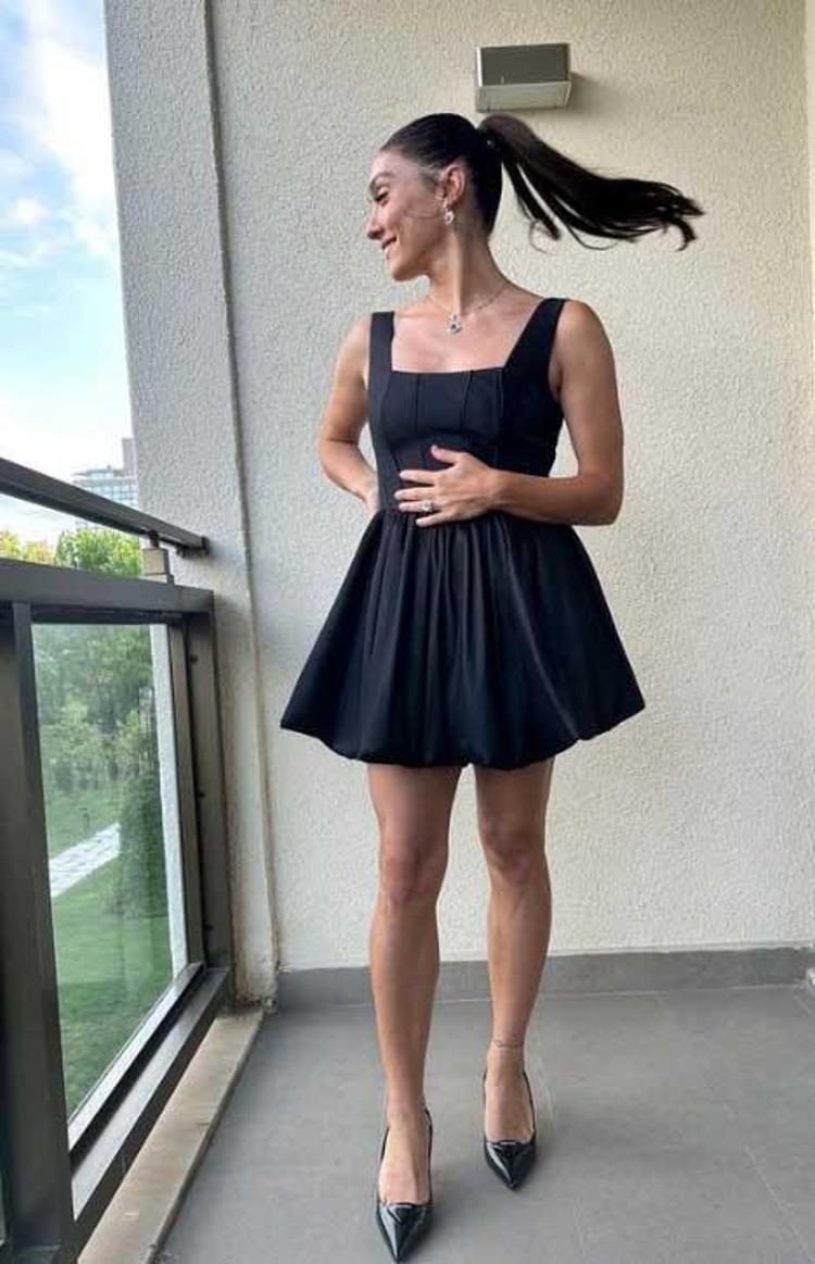 Merve Dizdar, Ezgi Molanın bebeğinin adını ağzından kaçırdı