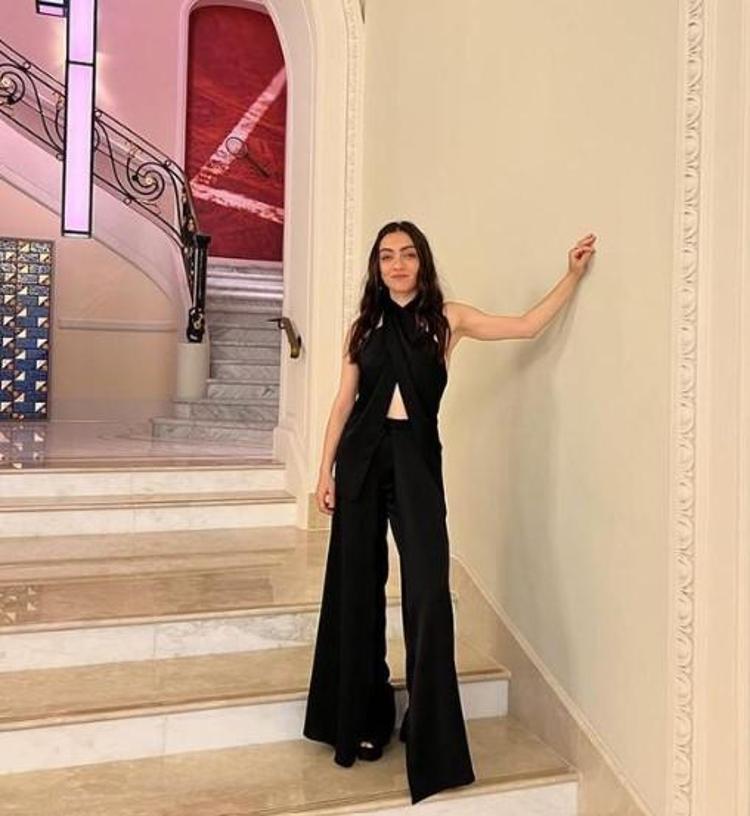 Merve Dizdar, Ezgi Molanın bebeğinin adını ağzından kaçırdı