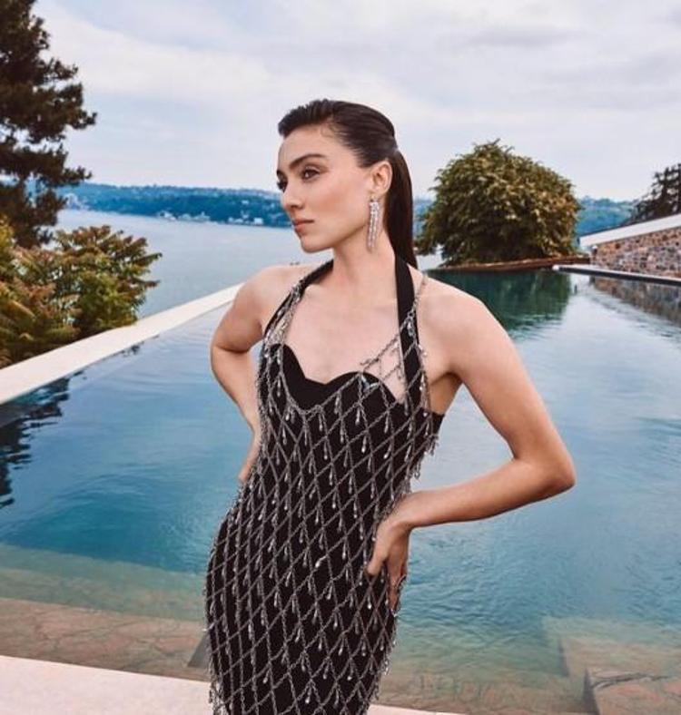 Merve Dizdar, Ezgi Molanın bebeğinin adını ağzından kaçırdı
