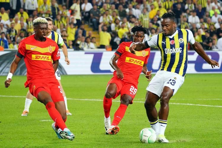 Forma adaleti dedi, 7 yıldızı birden değiştirdi Szymanski olmadı yine Crespo