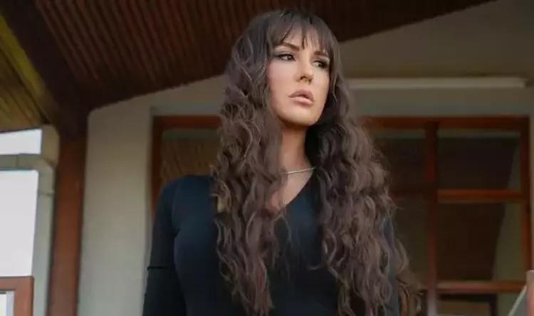 Kızılcık Şerbeti Helini kim oynuyor Ebru Destan kimdir, kaç yaşında Ebru Destan hangi dizilerde oynadı